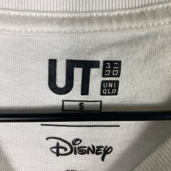 Disney‎ Uniqlo Mickey Mouse Shirt Mens Small Tee Beach Tropical White Short Top - Picture 2 of 9